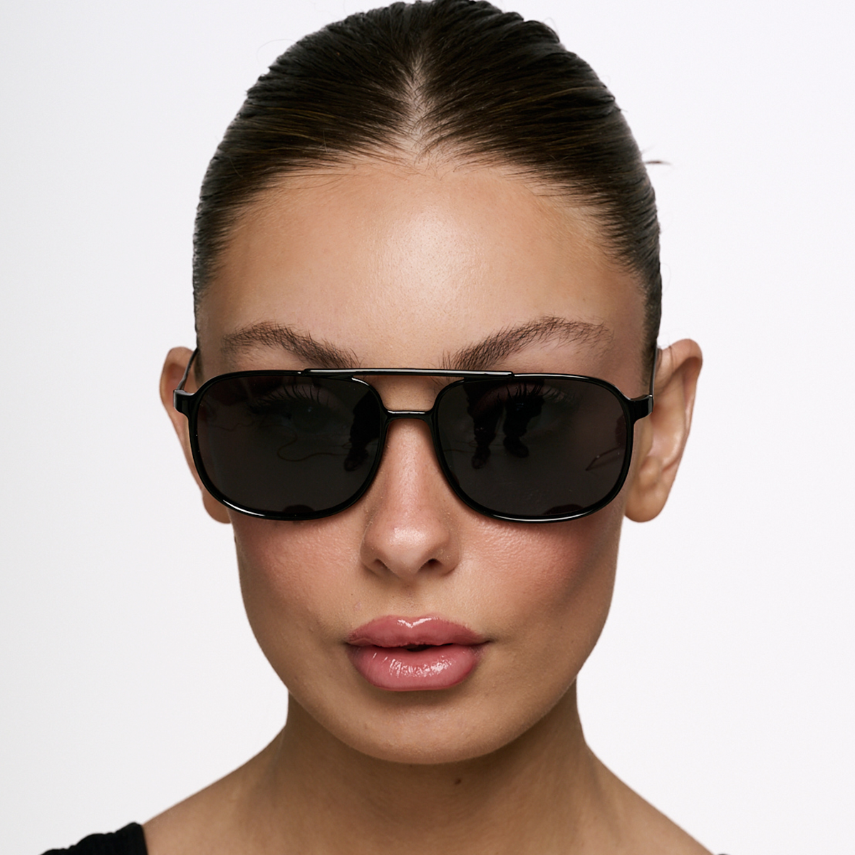 Caravan Negro Brillo Lente Gris Polarizado